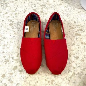 Women’s Tom’s new never worn